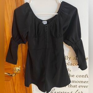 Superdown | Off-Shoulder Romper | Black